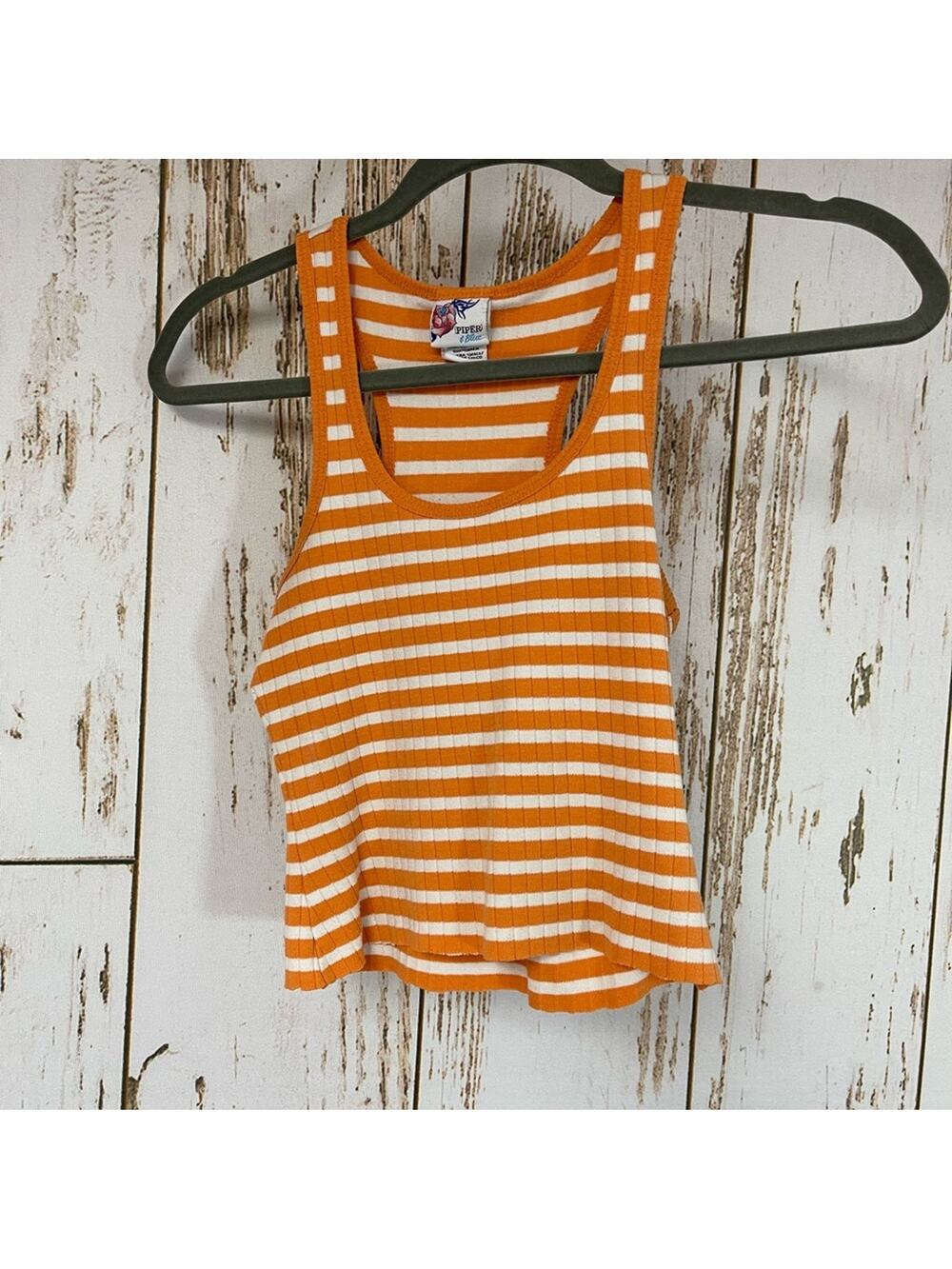 Piper & Blue, Racer Back Raw Hem Cropped Tank Top. Size XS. Excellent condition.
